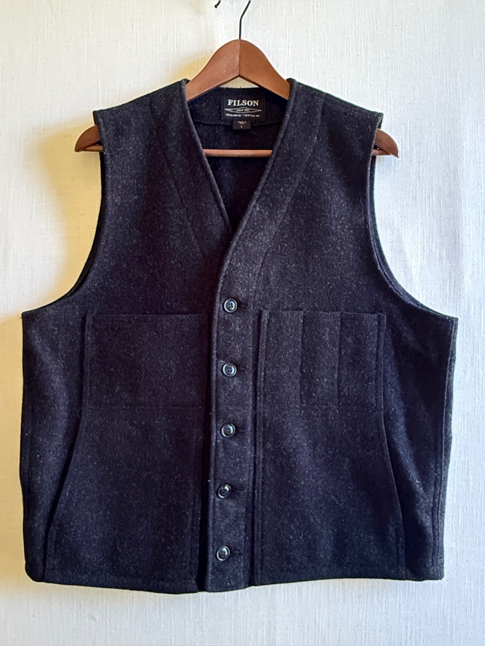 Filson Mackinaw Wool Vest Charcoal Grey Size L 100% Virgin Wool Made in USA Mint